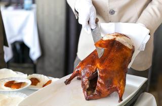 Раньше боялась готовить утку — теперь ставлю в духовку без страха: рецепт, после которого не останется ни крошки