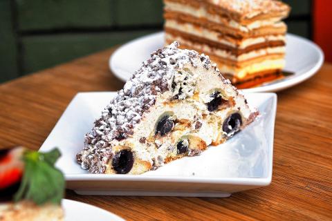 Раньше делал по-другому, но теперь — только этот рецепт: пирог, который невозможно испортить