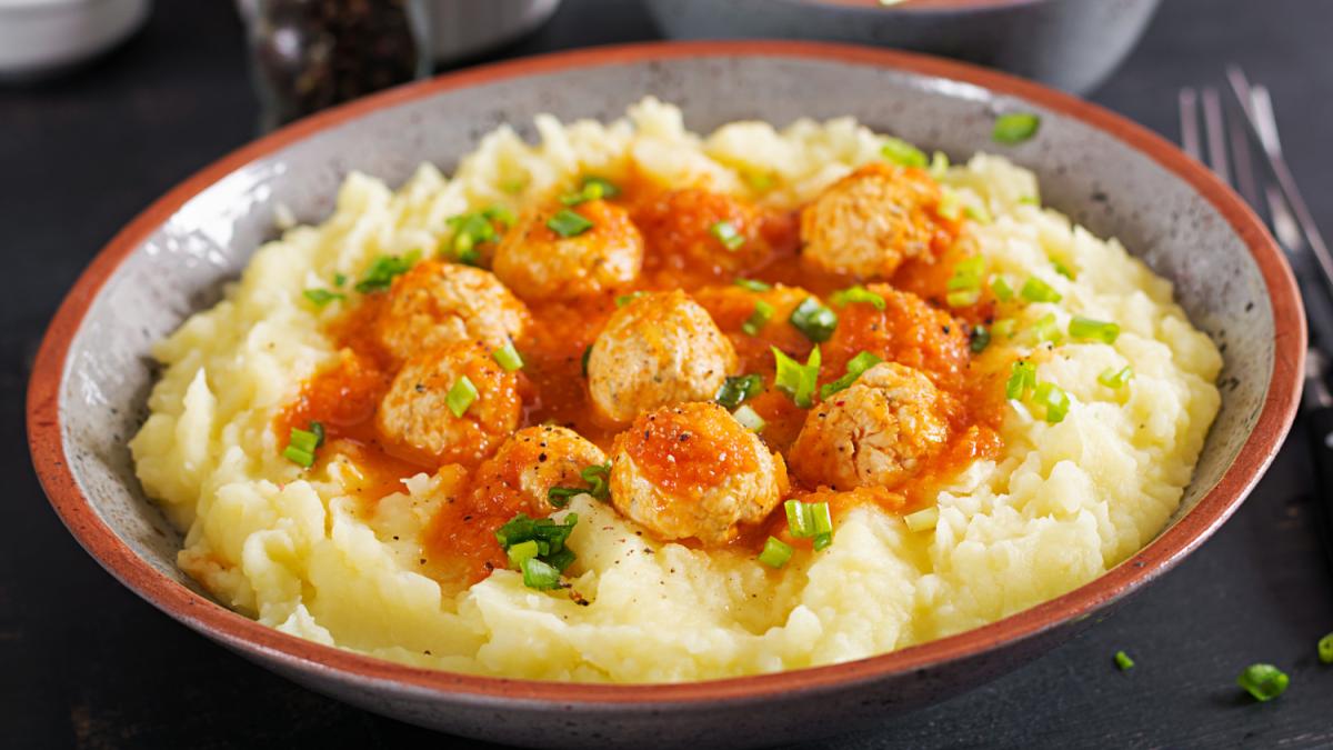 Пюре с котлетами