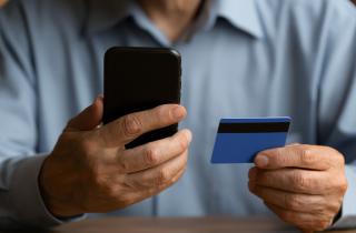 Ипотека висит камнем на шее: как один звонок в банк меняет график выплат и спасает от коллекторов