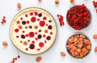 Торт с морошкой идеально подходит для зимнего стола — кулинары