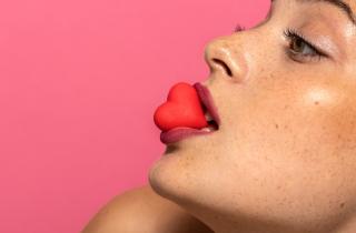 Специалисты связывают одиночество с утратой контакта с сексуальностью — SELF