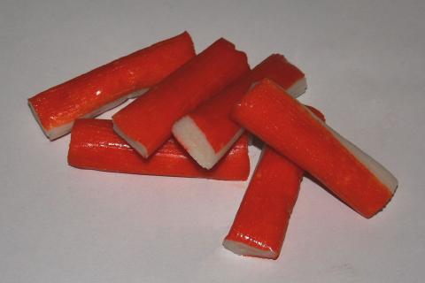 Простой, как бутерброд, но выглядит на миллион: нежный рецепт из крабовых палочек