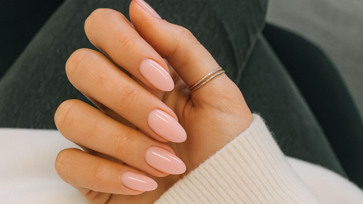Маникюр в пастельных тонах