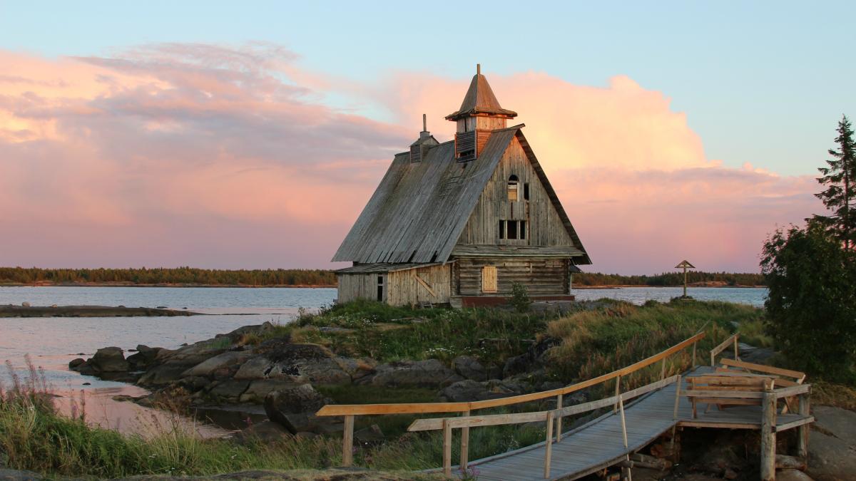 Декорация для съёмок фильма "Остров". Пос. Рабочеостровск