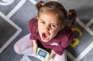 Смех останавливает плач у детей старше 1,5 лет — психологи