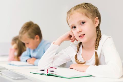 Из расписания школ исчезает обществознание — что заменит этот важный предмет