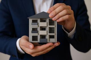 Россияне меняют прописку на инвестиции: межрегиональные сделки с жильём бьют рекорды