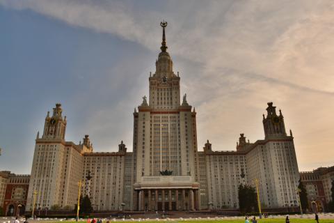 Цены на общежитие в МГУ выросли в четыре раза