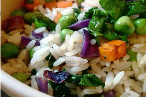 Никакого мяса, а сытость на весь день: этот овощной рис стал моим любимым обедом