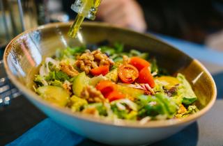 Майонез ускоряет размножение бактерий в салатах — Гастрономъ