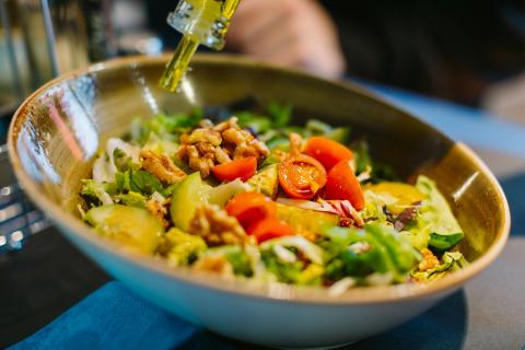 Майонез ускоряет размножение бактерий в салатах — Гастрономъ