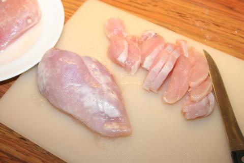 Куриные рулетики для двоих — добавляем мяту и секретную начинку