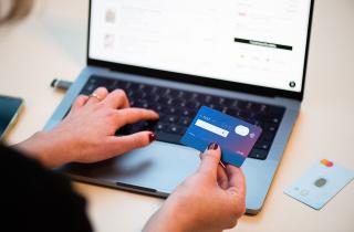 Витрины гаснут, а склады растут: офлайн-торговля переживает крупнейшую перестройку десятилетия