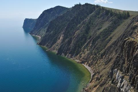 Глубина 1642 метра и вода чище стекла: факты о Байкале, которые поражают