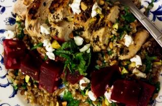 Мариную свёклу по этому рецепту — и никто не верит, что в салате нет ни капли уксуса из банки