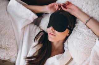 Сон на спине лучшей позой для здоровья — невролог