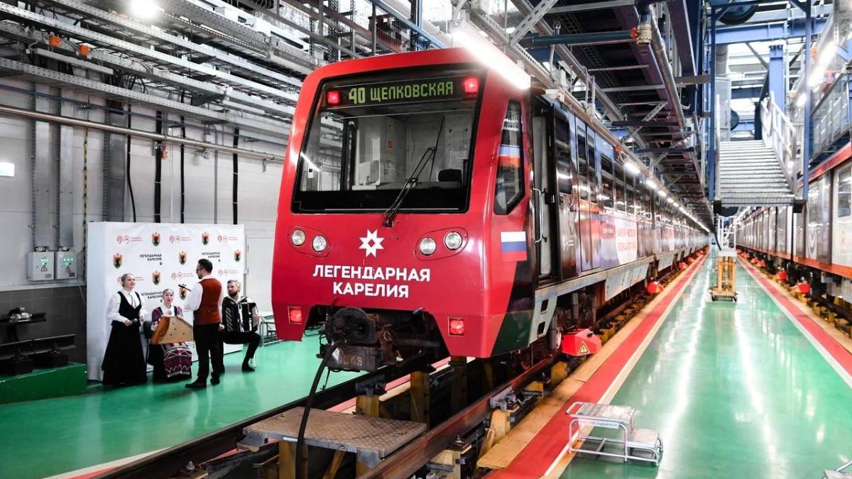 поезд в метро поезд в метро