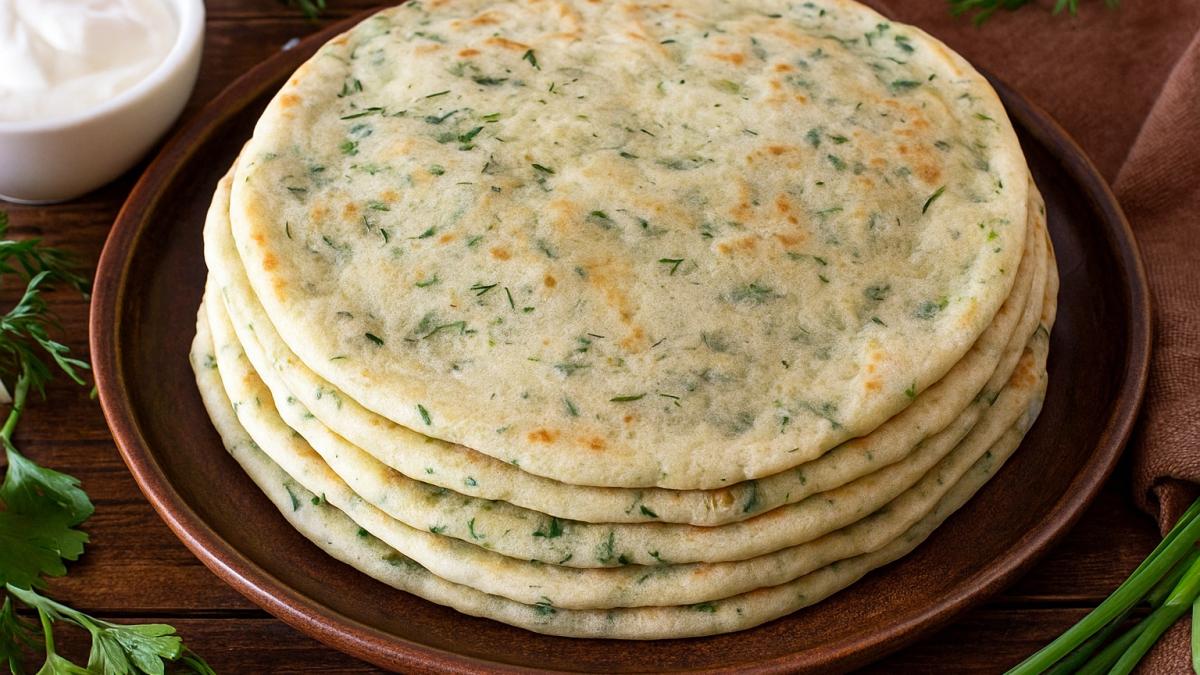 Лепёшки на кефире с зеленью Лепёшки на кефире с зеленью