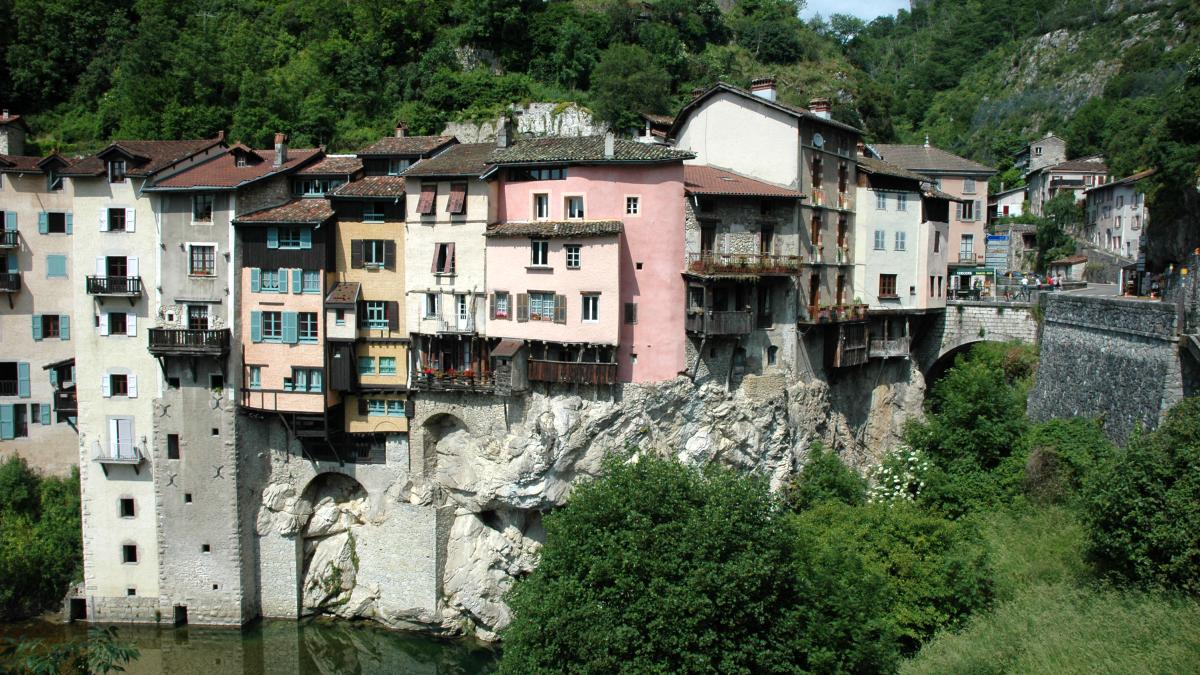 Пон-ан-Руан, Франция