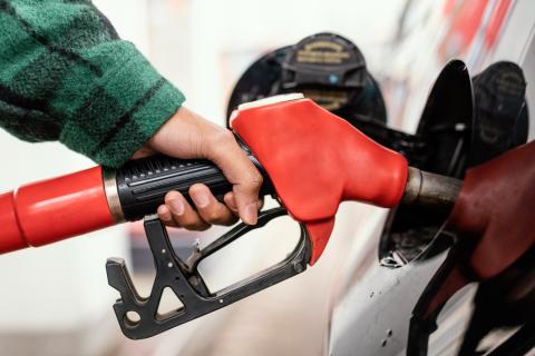 Башнефть в третий раз за июль повысила цену на бензин