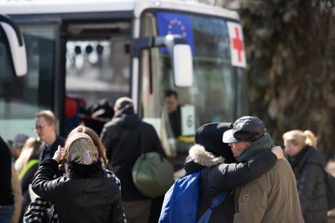 Власти Мурманской области направят 8,3 млн рублей на питание и размещение беженцев