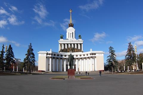Ночь на ВДНХ: что ждет школьников на главном выпускном столицы
