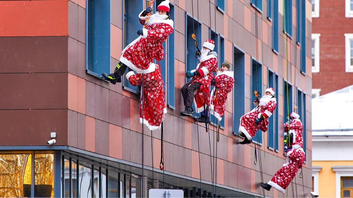 Деды Морозы спасатели