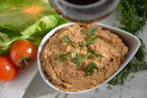 Печень сохранила кремовую текстуру при добавлении тушёных овощей — технологи