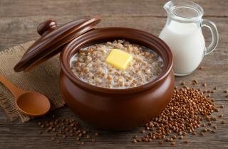 Гречка без варки: как замачивание помогает сохранить питательные вещества — гастроэнтеролог Вялов