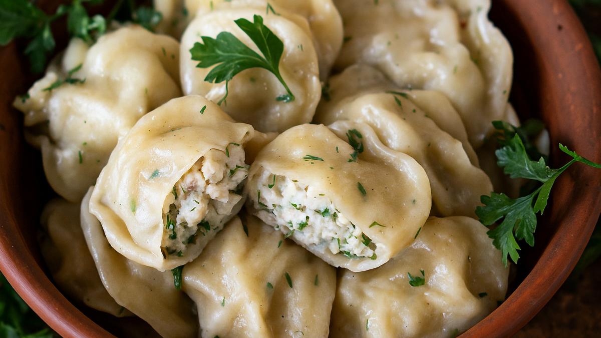 Пельмени с минтаем и зеленью