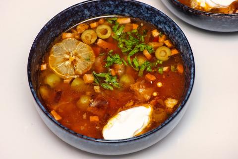 Якутская солянка с курицей раскроет копчёную рыбу по-новому