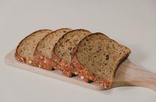 Мука больше не нужна: секретный ингредиент делает домашний хлеб полезным и невероятно мягким