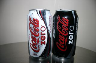 Диетическая кола не повышает сахар, но может усиливать тягу к сладкому — диетолог