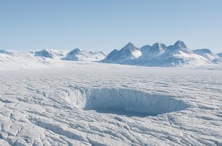 Гренландский щит превратился в котёл:  невероятно, но лёд кипит, как магма