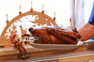 Жареный гусь стал символом немецкого Рождества — историки кухни