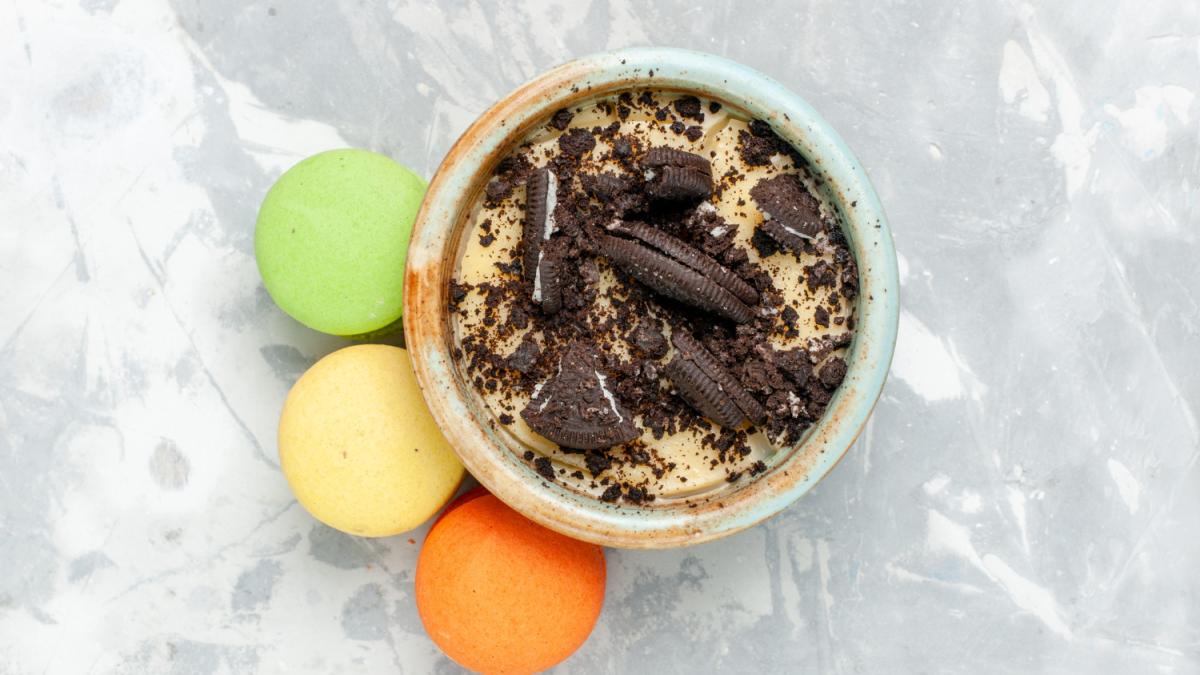 Гранола с шоколадом, кешью и бананами