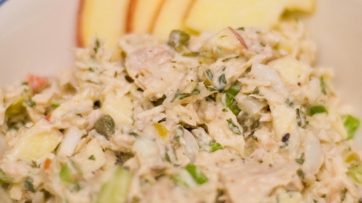 Салат я яблоками