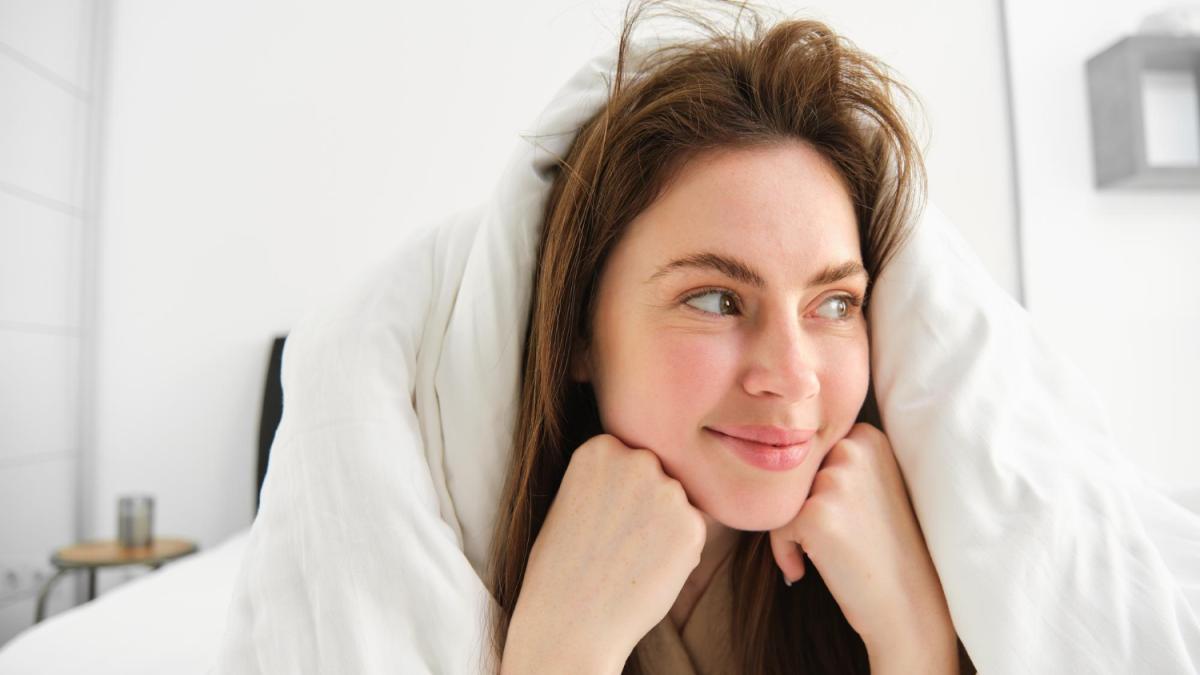 Девушка в кровати