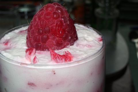 Творожный крем придал Снежному облаку воздушную текстуру — кондитеры