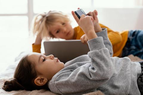 Пермские специалисты призвали родителей контролировать использование гаджетов детьми до 16 лет