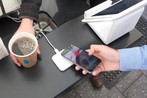 T-банк запустил сервис T-Pay для бесконтактной оплаты на iPhone в России