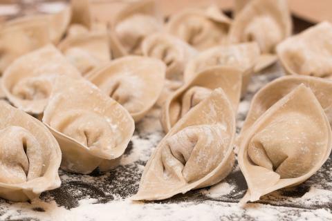 Пельмени за 30 минут: травы и мясо раскрывают весь вкус