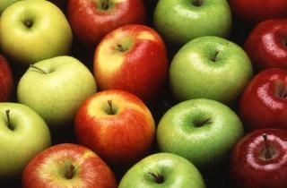 Корица придала яблочным чипсам тёплый зимний аромат — домохозяйки