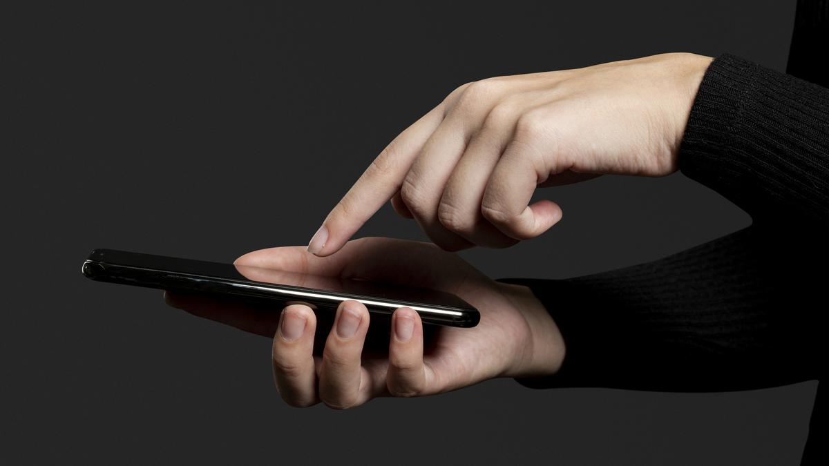 Смартфон в руке