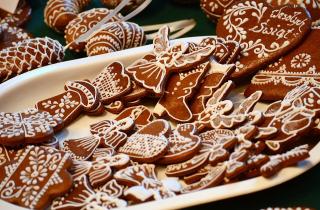 Цитрусовая глазурь добавила свежесть новогодним пряникам — кондитеры