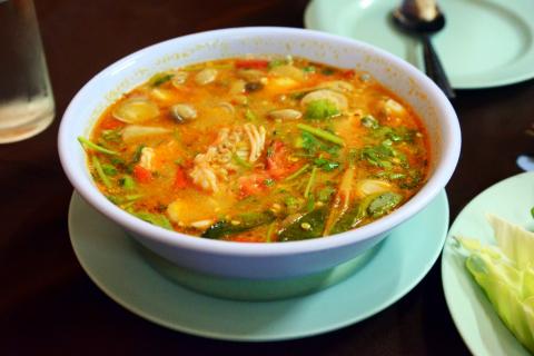 Варим ячмень с луком и мясом — похлёбка лучше любого супа