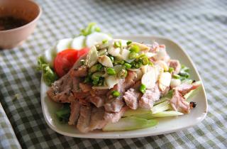 Говядина придала салату Новогодний маскарад плотность зимой — кулинары