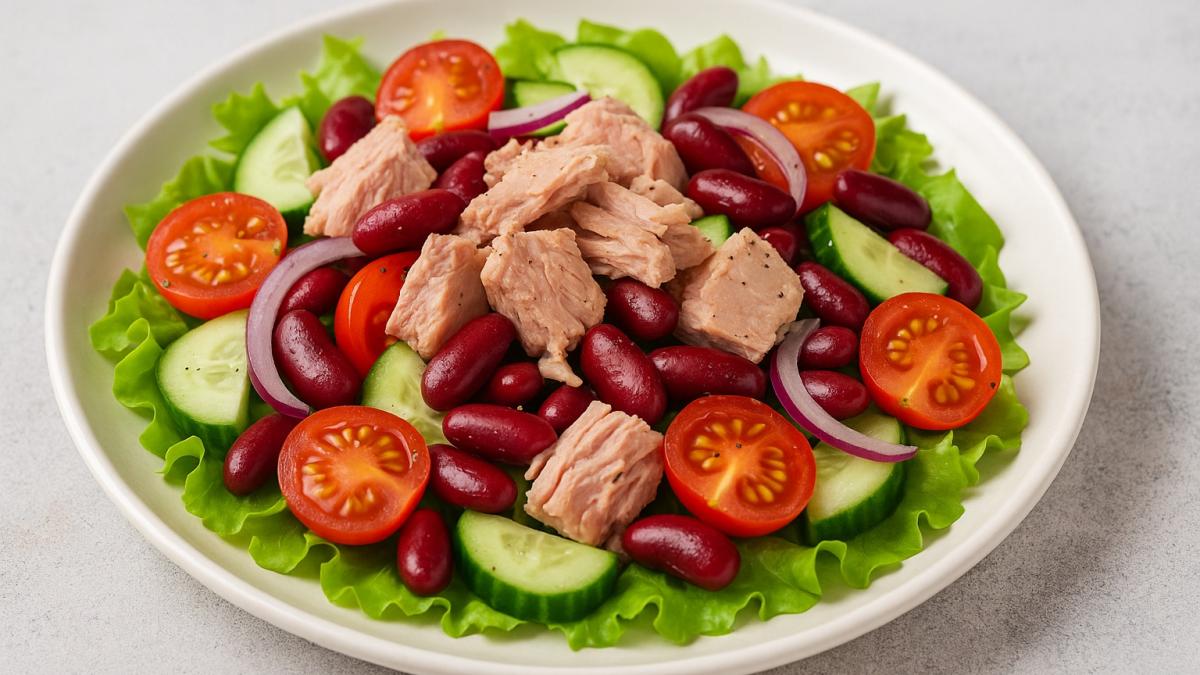 Салат с тунцом и фасолью Салат с тунцом и фасолью