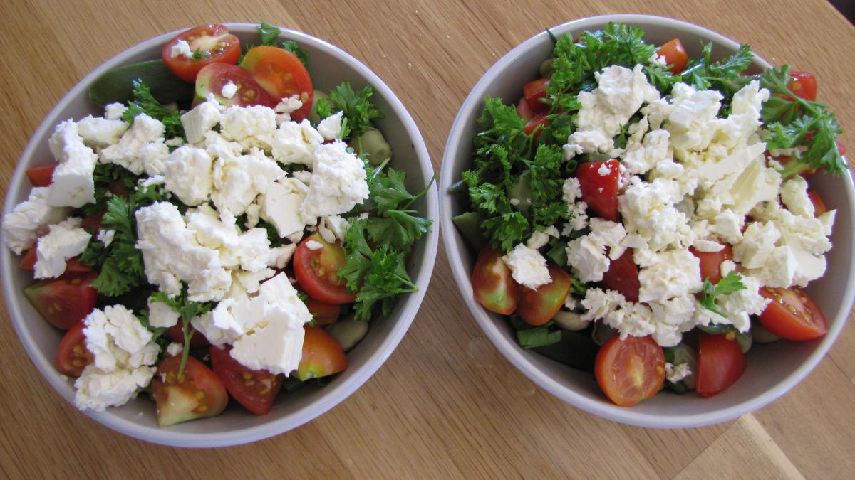 Салат с творожным сыром